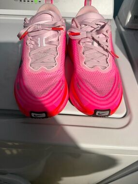 Nike Pink and Hot Pink Gradient Running Shoes